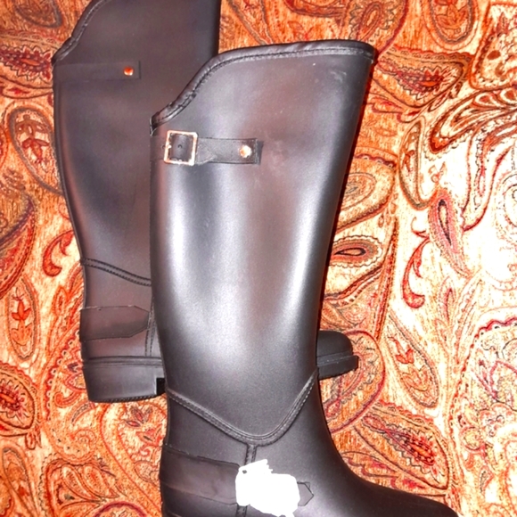 MODERN RUSH - Black Rubber Boots / Wellies with Buckle Hardware - Ladies… - Picture 3 of 4